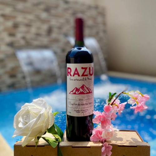 RAZU – Vino artesanal de Mora 750ml